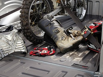 Dirt_Truck_Bed_Bike_Gear_cloeup1